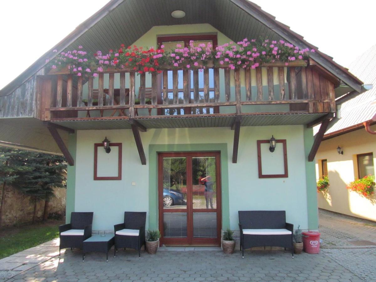 A+S Penzion Podzamok Спишске-Подградье Экстерьер фото