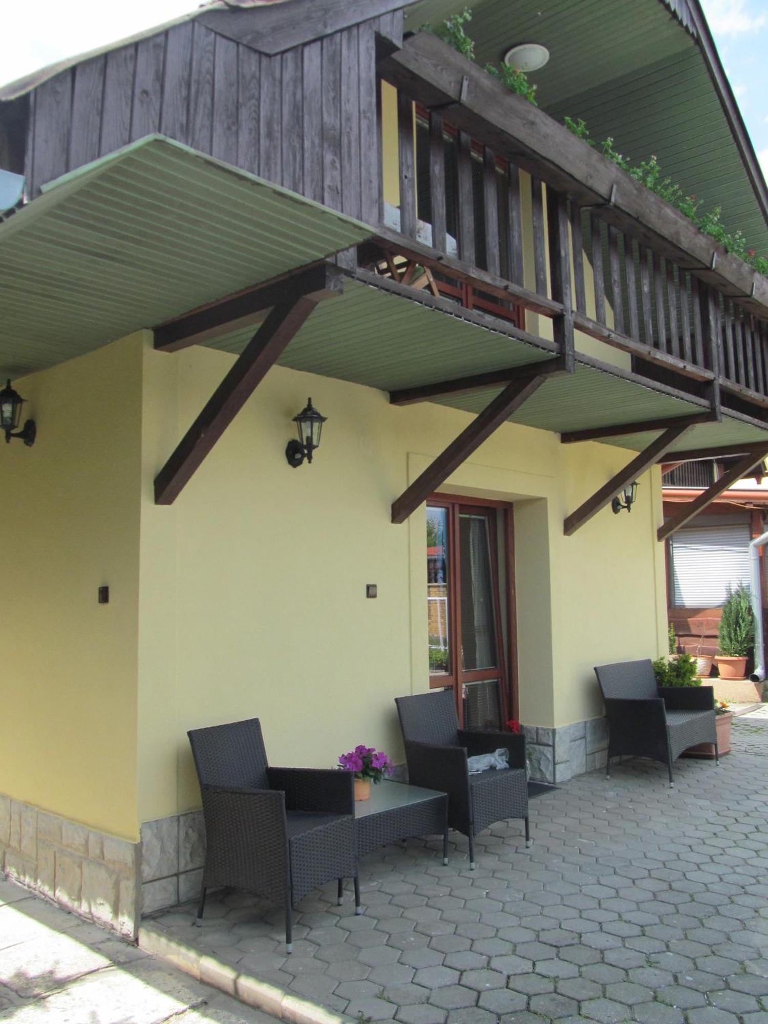 A+S Penzion Podzamok Спишске-Подградье Экстерьер фото